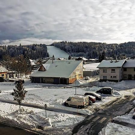 Ravissant Appart Proche Suisse Et Pistes De Ski Familiales Les Fourgs Buitenkant foto