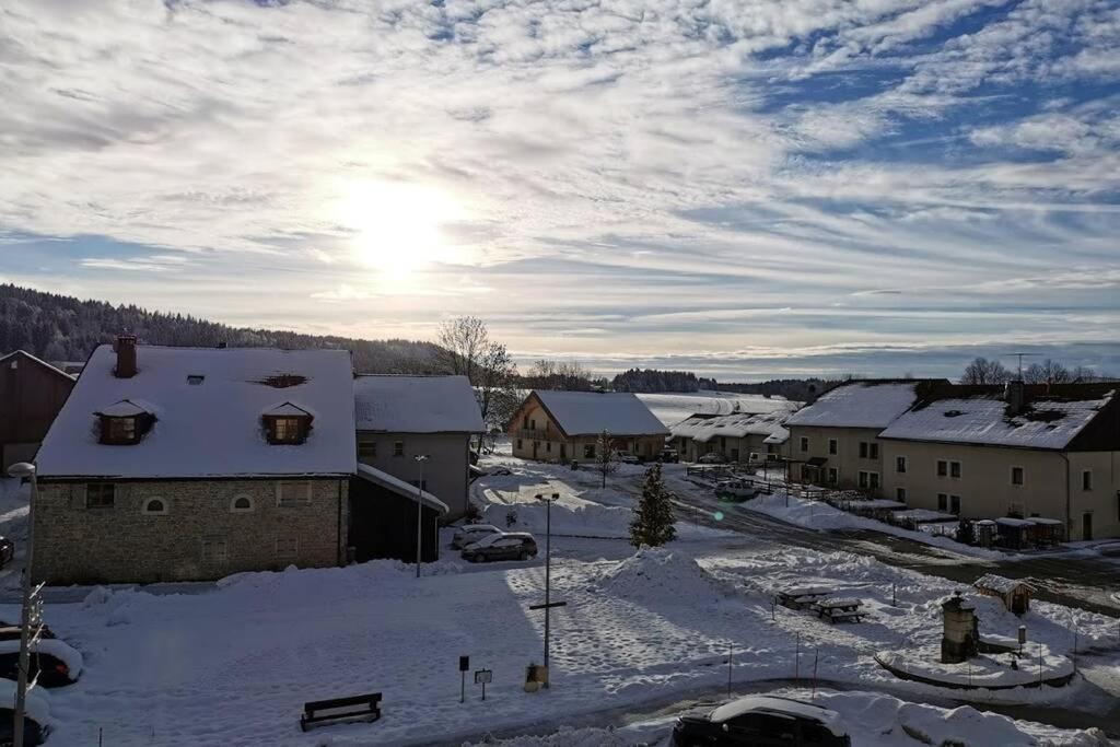 Ravissant Appart Proche Suisse Et Pistes De Ski Familiales Les Fourgs Buitenkant foto